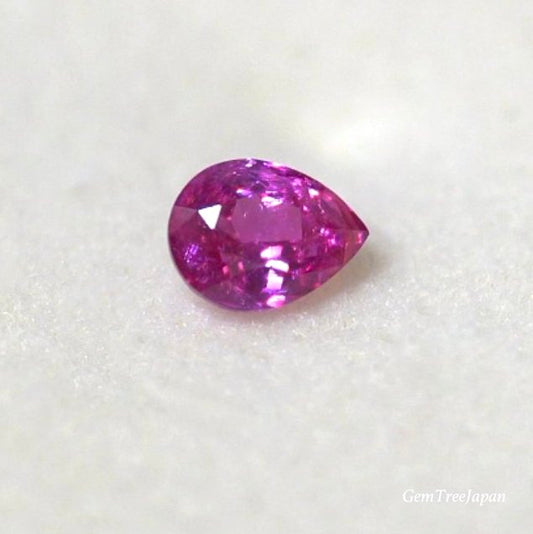 ちっちゃくても存在感バツグン❣️非加熱ルビー0.156ct(モザンビーク産)☆ピアッちゃん作品