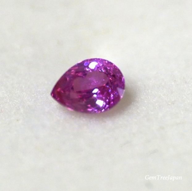 ちっちゃくても存在感バツグン❣️非加熱ルビー0.156ct(モザンビーク産)☆ピアッちゃん作品