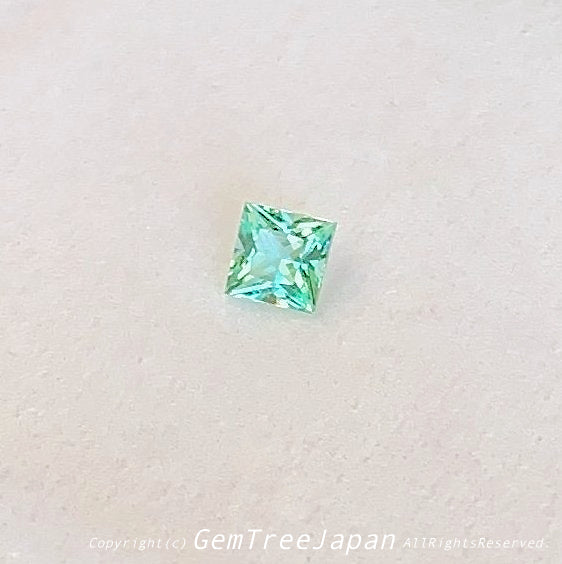 【小粒でも凄いぞ❗️シリーズ】超美色“ミントグリーン”ベリル(エメラルド )0.165ct✨11/17お昼Live配信商品⚡️ピアっちゃん作品💎