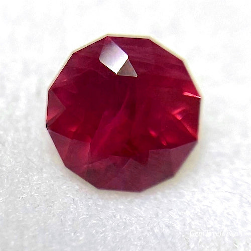 価値あるビルマ産ルビーをファンシーカット(12角形)で仕上げました💖0.340ct/ピアっちゃん作品