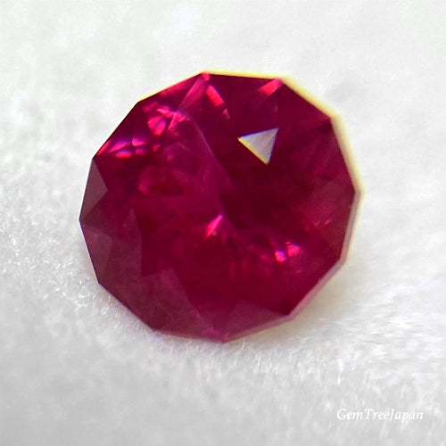 価値あるビルマ産ルビーをファンシーカット(12角形)で仕上げました💖0.340ct/ピアっちゃん作品