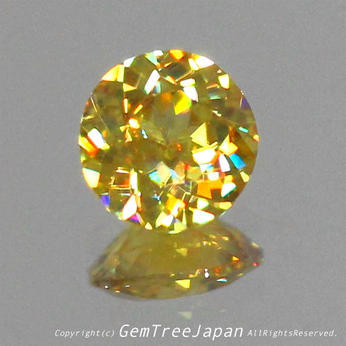 ラウンドらしい見事な輝き0.41ct⭐️ハイレベルな万華鏡スフェーン✨✨✨この完成度の高さ「ヤバい」です❗️ピアっちゃんの凄腕さを感じます👍こちらは動画ナシです🙇