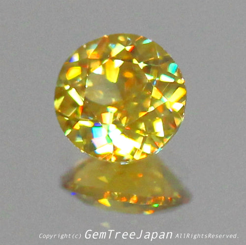ラウンドらしい見事な輝き0.41ct⭐️ハイレベルな万華鏡スフェーン✨✨✨この完成度の高さ「ヤバい」です❗️ピアっちゃんの凄腕さを感じます👍こちらは動画ナシです🙇