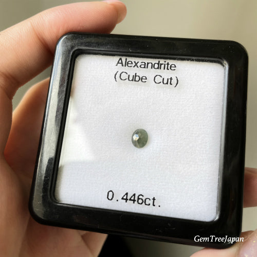 【専用ページ】不透明だからこそ映えるキューブ- ̗̀🎁 ̖́-アレキサンドライト0.446ct✨ゲオちゃん作品