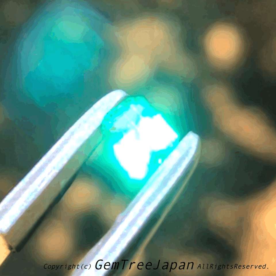 抜群の透明度と特有のネオン感✨コロンビア産ノンオイルエメラルド0.44ct