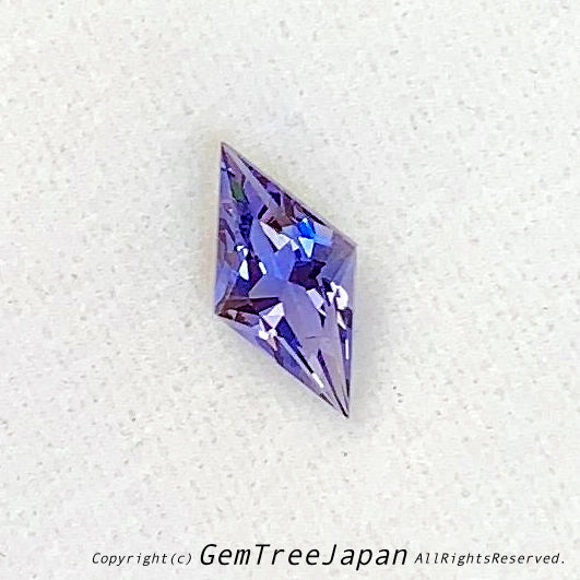 【小粒でも凄いぞ❗️シリーズ】カッコ良すぎるアイオライト0.46ct✨11/17お昼Live配信商品⚡️ピアっちゃん作品💎