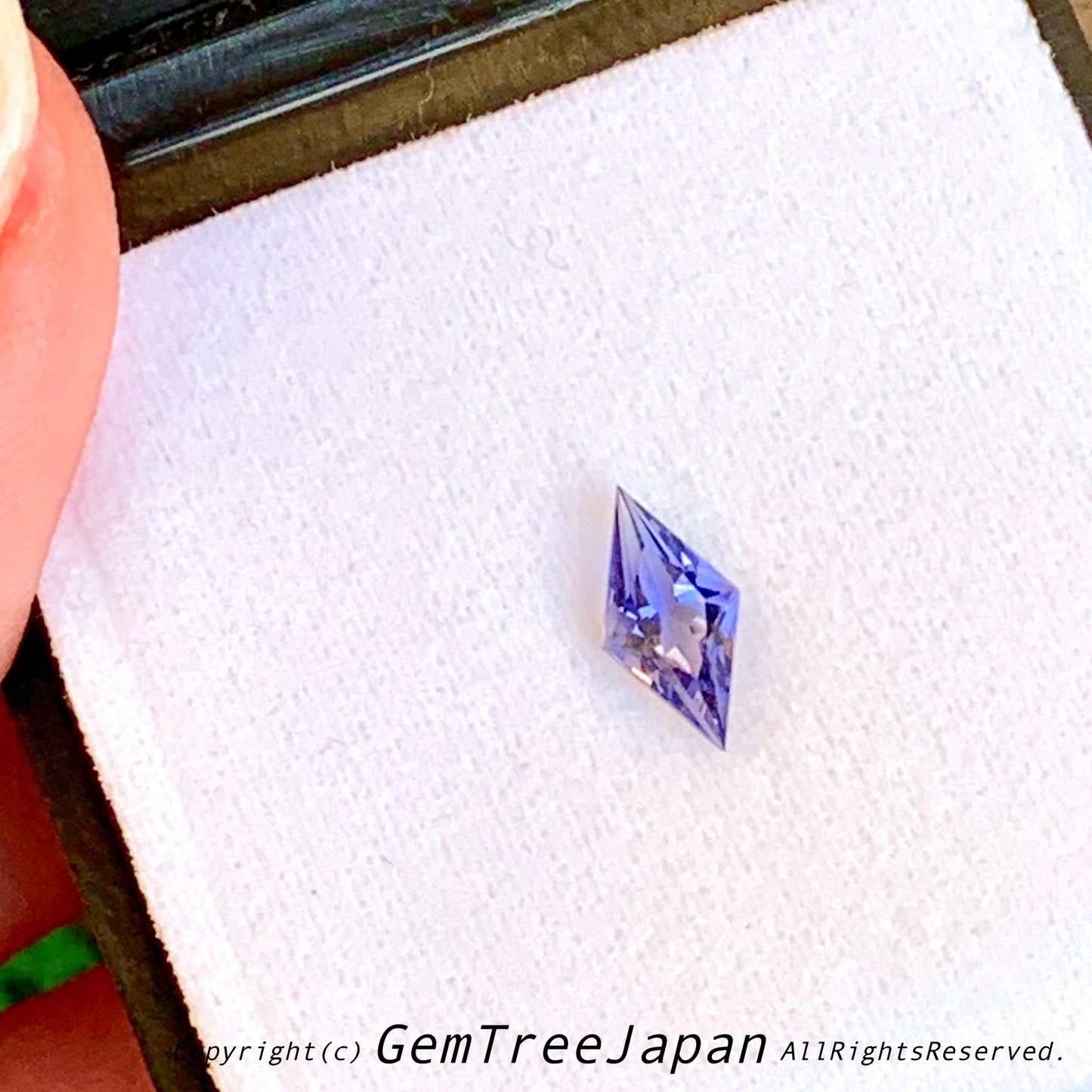 【小粒でも凄いぞ❗️シリーズ】カッコ良すぎるアイオライト0.46ct✨11/17お昼Live配信商品⚡️ピアっちゃん作品💎