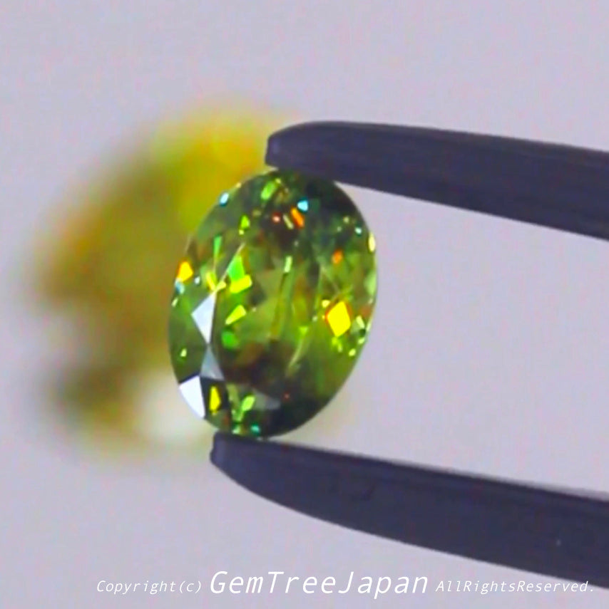 とにかく素晴らしいネオングリーン❗️小さくたって価値の高い逸品✨マダガスカル産スフェーン0.61ct💎