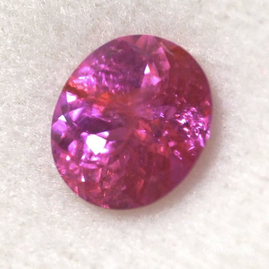魅力的な色合い✨パパラチァ非加熱ルビー⁉️0.643ct(モザンビーク産)☆ピアッちゃん作品