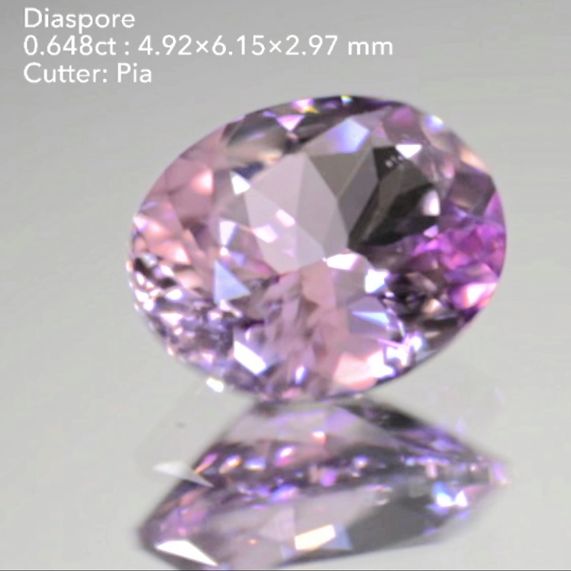 カラフルファイアーをちりばめたキラキラのガラス光沢✨パープルピンクダイアスポア0.648ct★ピアッちゃん作品