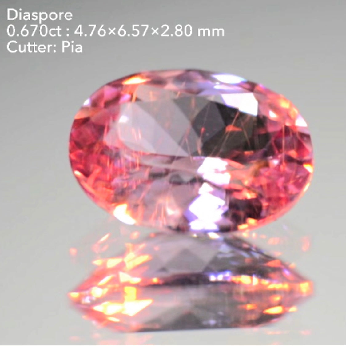 美色の中に隠れた「針インクル」が綺麗✨パープルピンクダイアスポア0.670ct★ピアッちゃん作品