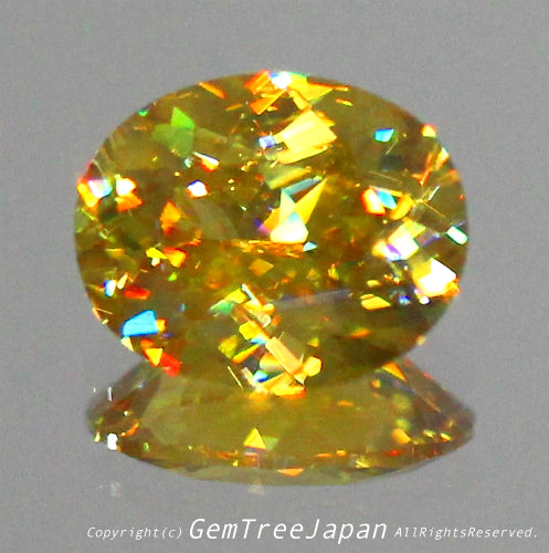 キラキラに輝く0.69ct⭐️ハイレベルな万華鏡スフェーン✨✨✨この完成度の高さ「ヤバい」です❗️ピアっちゃんの凄腕さを感じます👍こちらは動画ナシです🙇