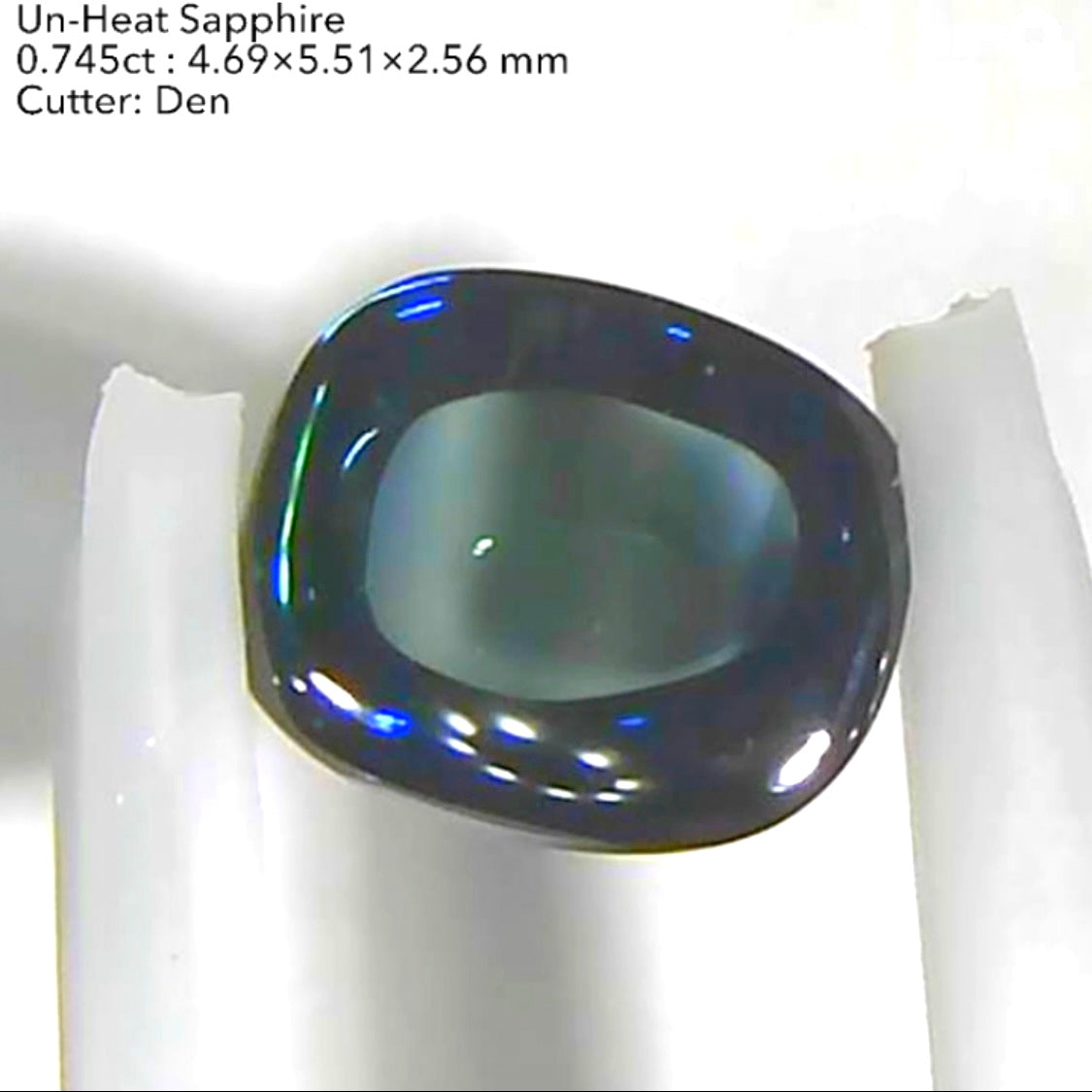 縞模様の入った非加熱サファイア0.745ct✨社長(デンちゃん)夫妻作品