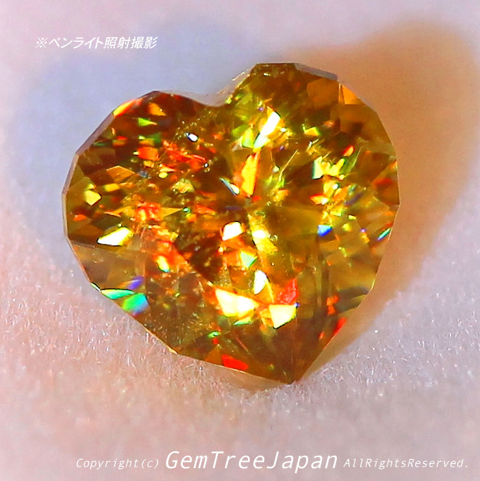 『2個ぽっきり』“ファンシーハート”のマダガスカルスフェーン💎こちらは0.76ctです✨11/16Live配信⚡️ピアっちゃん作品