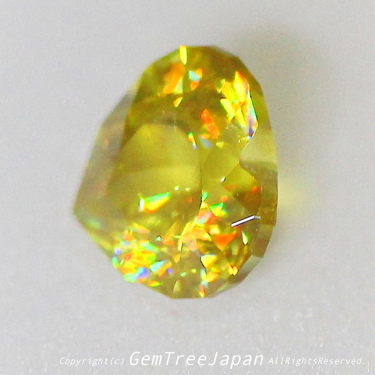 『2個ぽっきり』“ファンシーハート”のマダガスカルスフェーン💎こちらは0.76ctです✨11/16Live配信⚡️ピアっちゃん作品