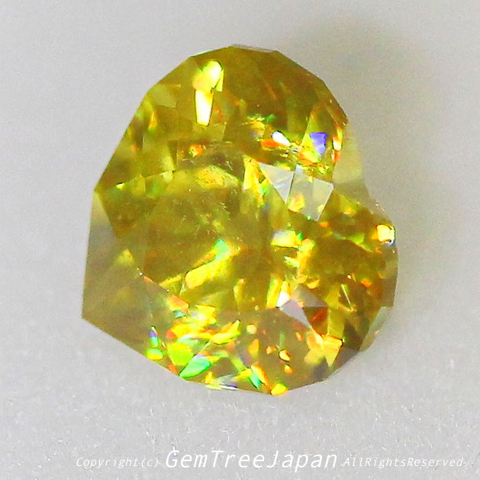 『2個ぽっきり』“ファンシーハート”のマダガスカルスフェーン💎こちらは0.76ctです✨11/16Live配信⚡️ピアっちゃん作品