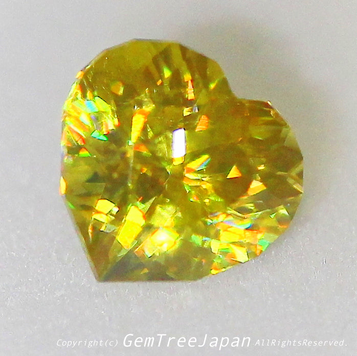 『2個ぽっきり』“ファンシーハート”のマダガスカルスフェーン💎こちらは0.76ctです✨11/16Live配信⚡️ピアっちゃん作品