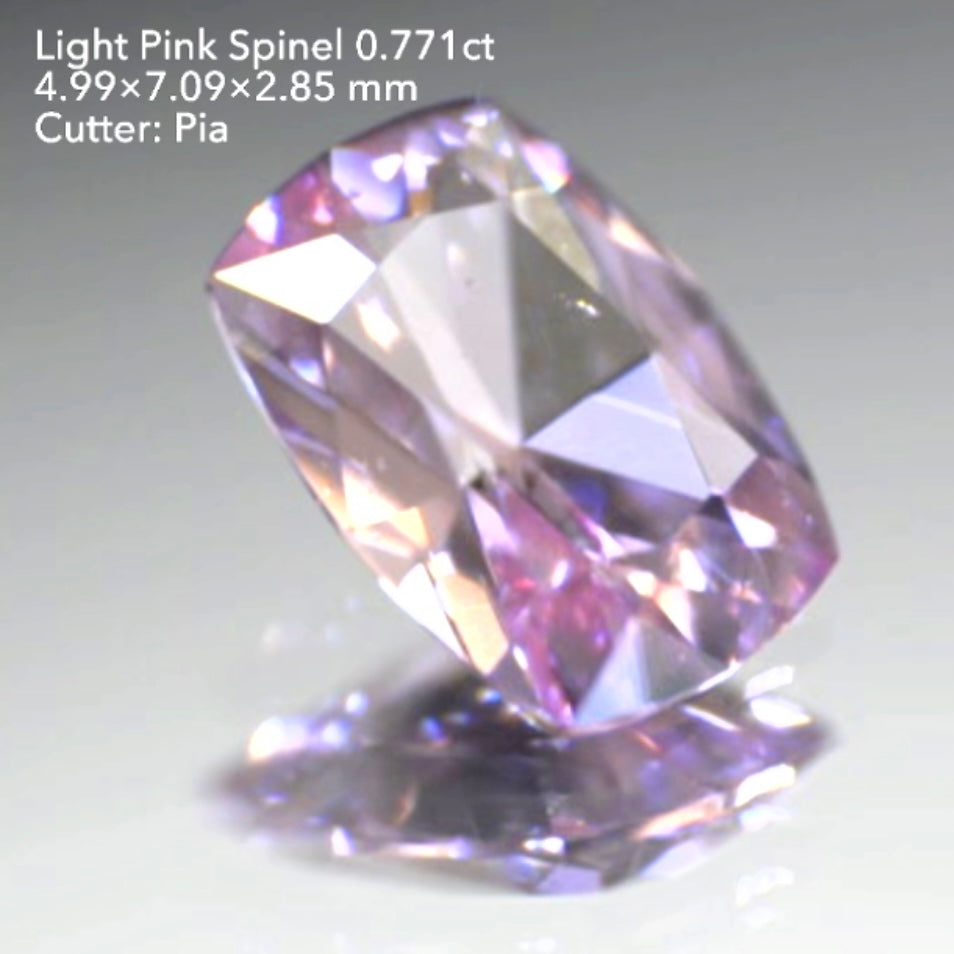 「明るく可愛い」だけじゃない輝き強めのライトピンクスピネル0.771ct★ピアッちゃん作品