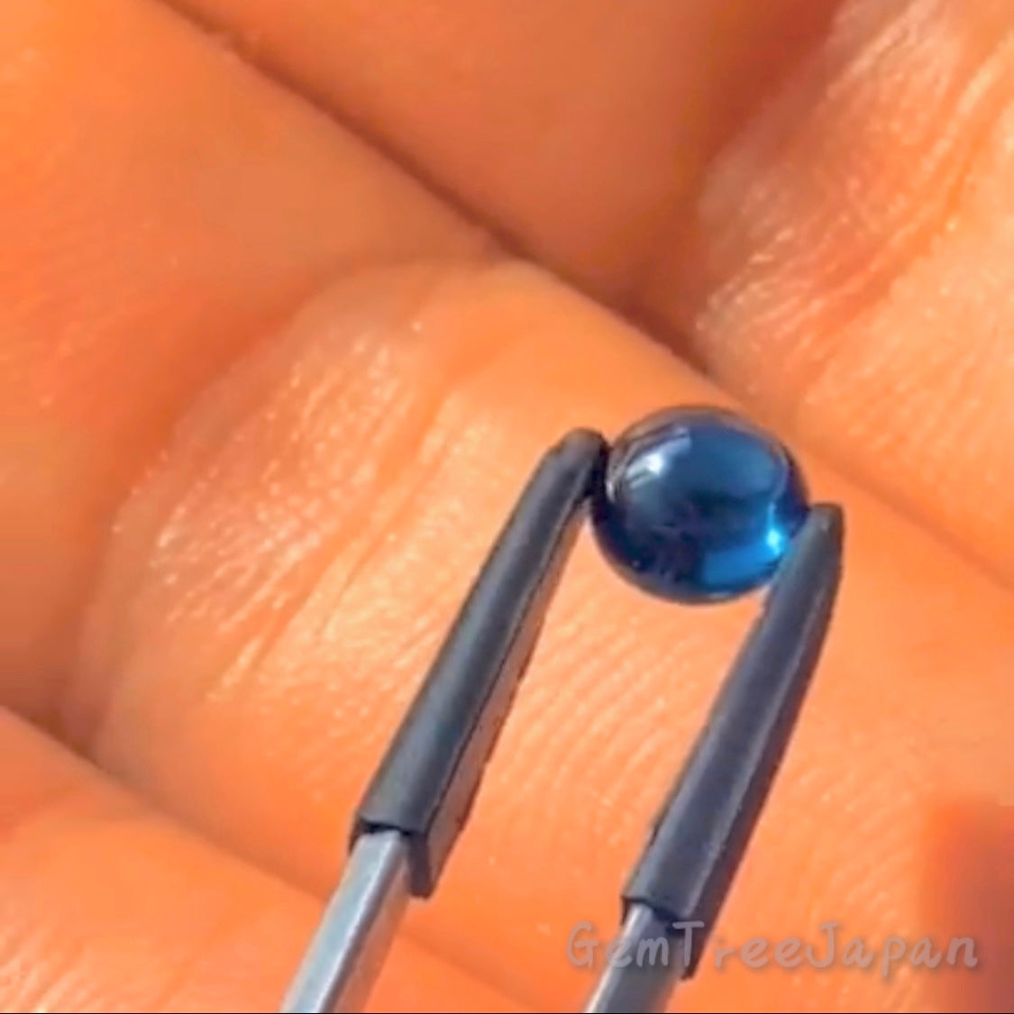 マダガスカル産非加熱サファイア0.886ct💎社長夫妻作品のカボションシリーズ✨