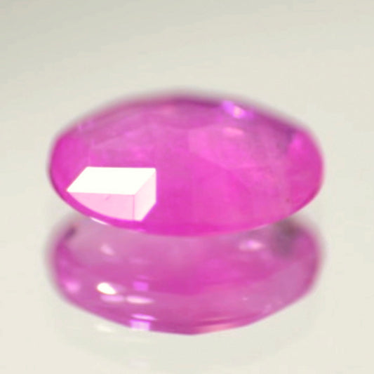 新キューブカットを施した雰囲気抜群のビルマ産ピンクサファイア0.900ct★ ゲオちゃん作品