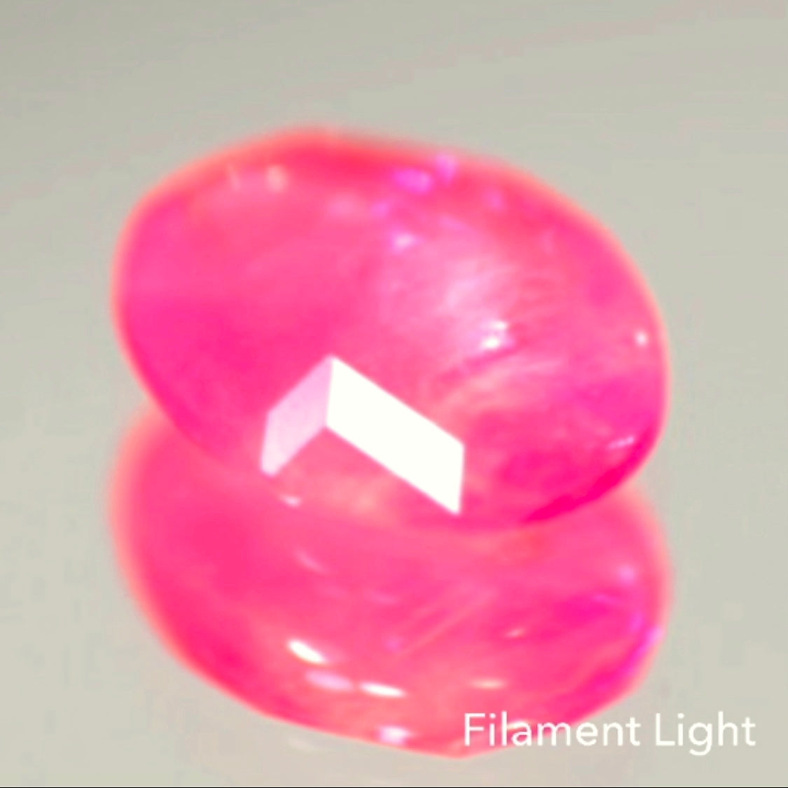 新キューブカットを施した雰囲気抜群のビルマ産ピンクサファイア0.900ct★ ゲオちゃん作品