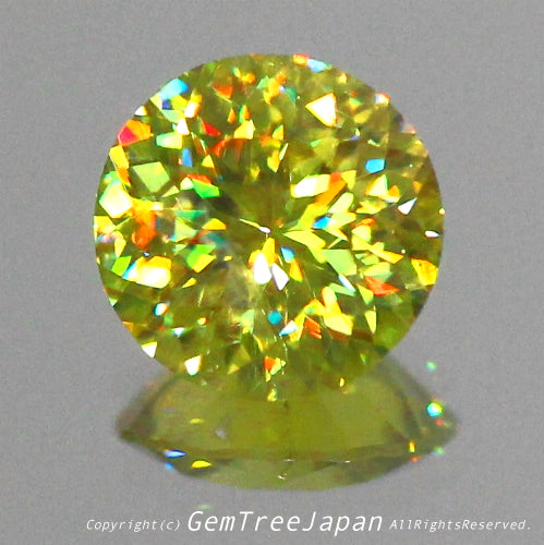 ラウンド0.90ct⭐️ハイレベルな万華鏡スフェーン✨✨✨この完成度の高さ「ヤバい」です❗️ピアっちゃんの凄腕さを感じます👍