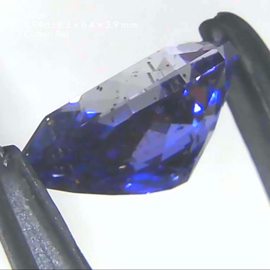 肉眼では見えない“そばかすインクル”が可愛いファンシーペアシェイプ✨アイオライト0.94ct💎レイちゃん作品👍GTJ名物【HPオークション】こちらはクーポンはごめんなさい🙏