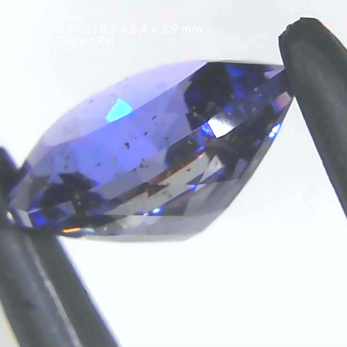 肉眼では見えない“そばかすインクル”が可愛いファンシーペアシェイプ✨アイオライト0.94ct💎レイちゃん作品👍GTJ名物【HPオークション】こちらはクーポンはごめんなさい🙏