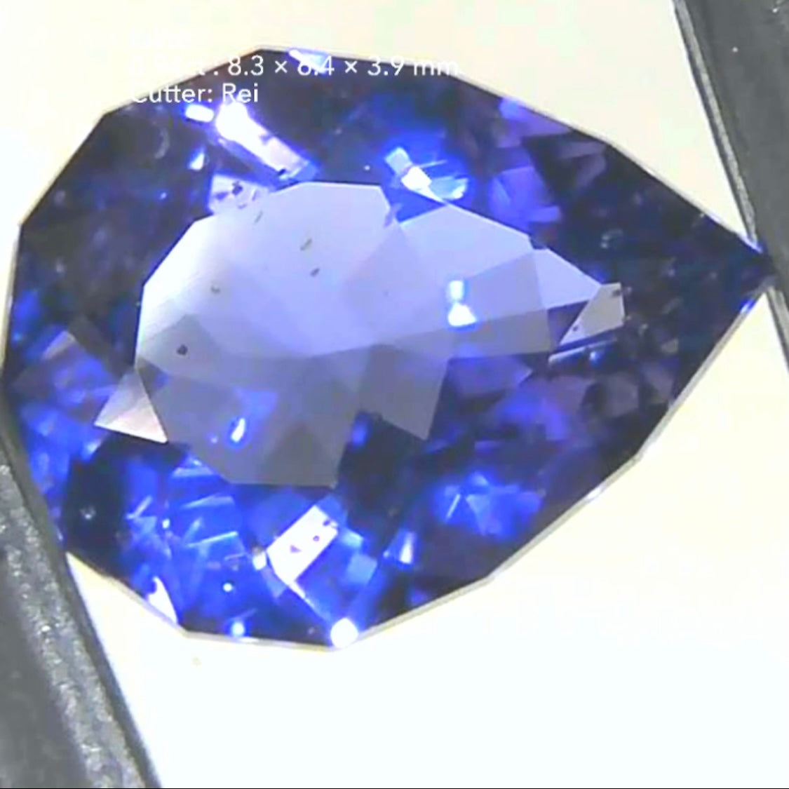 肉眼では見えない“そばかすインクル”が可愛いファンシーペアシェイプ✨アイオライト0.94ct💎レイちゃん作品👍GTJ名物【HPオークション】こちらはクーポンはごめんなさい🙏