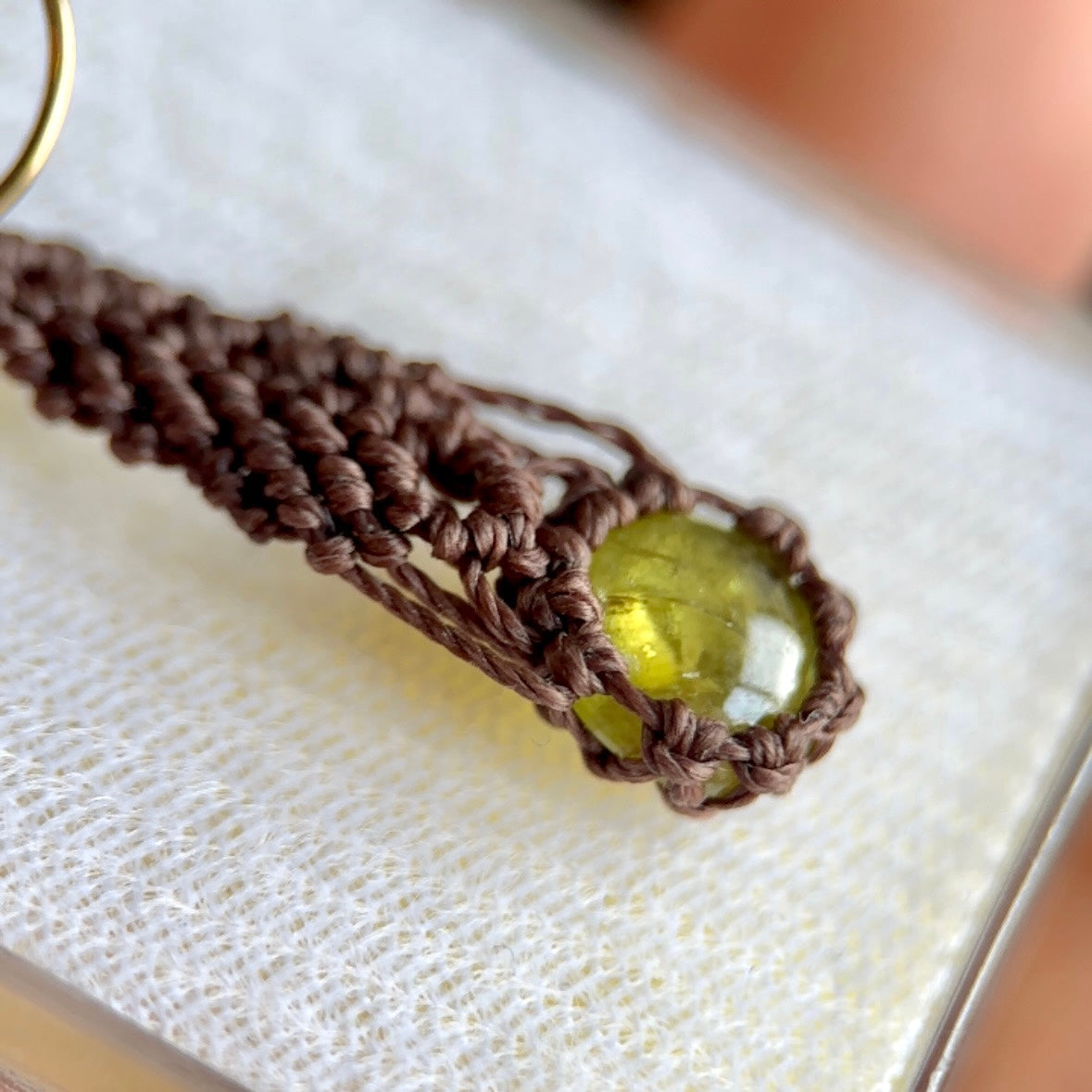 【1ZBご利用可能】マクラメピアスが登場!スフェーン 2.04ct【watariさんマクラメ作品 】