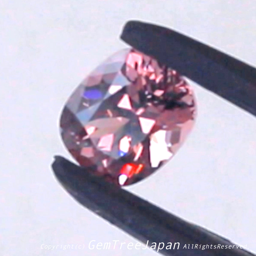 これはカナリ綺麗で面白い❗️タンザニア産スピネル1.190ct✨週末の夜なので『真夜中だけのタイムSALE⏰』を発動しちゃいます😏