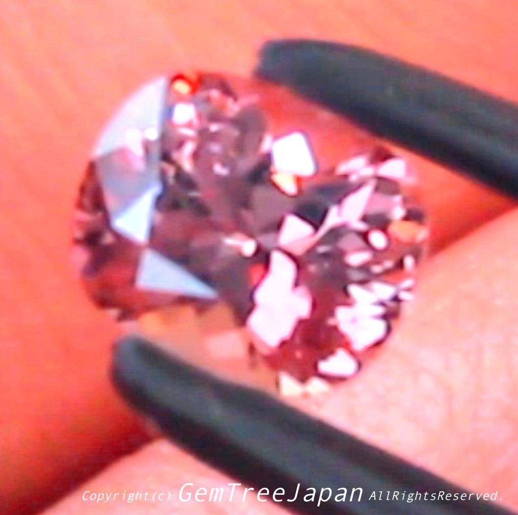 これはカナリ綺麗で面白い❗️タンザニア産スピネル1.190ct✨週末の夜なので『真夜中だけのタイムSALE⏰』を発動しちゃいます😏
