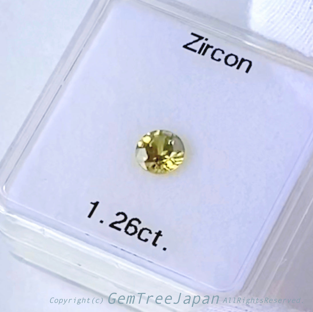 アディダス作👍神秘的な輝き✨グリニッシュゴールドジルコン1.26ct✨🌈