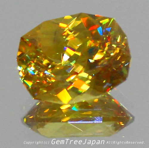 ついに完成❗️ファンシーカット1.28ct⭐️ハイレベルな万華鏡スフェーン✨✨✨この完成度の高さ「ヤバい」です❗️ピアっちゃんの凄腕さを感じます👍