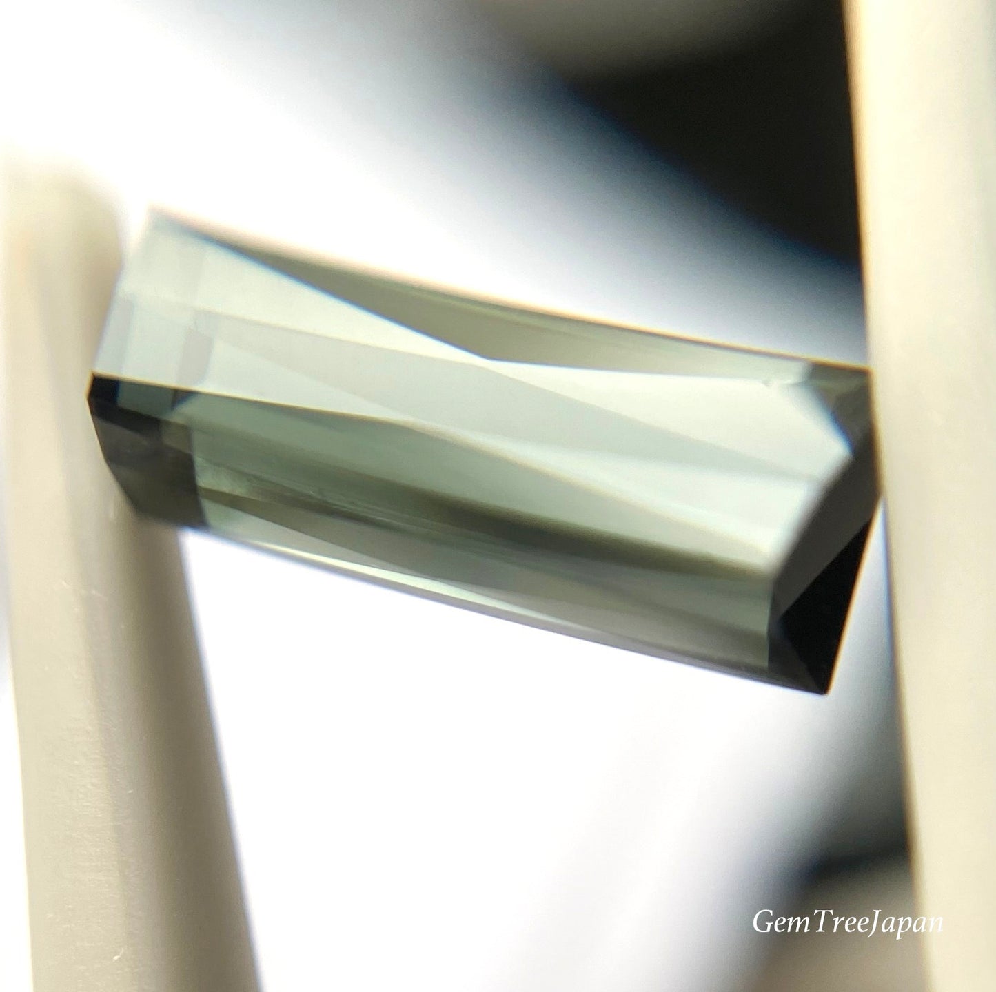 『渋い』以外の言葉が見つかりません🙇カーキ系トルマリン 1.30ct💎 ゲオちゃん作品