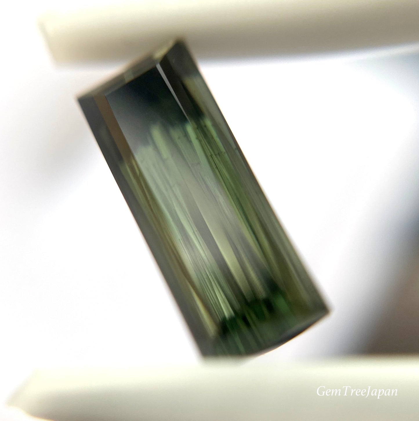 『渋い』以外の言葉が見つかりません🙇カーキ系トルマリン 1.30ct💎 ゲオちゃん作品