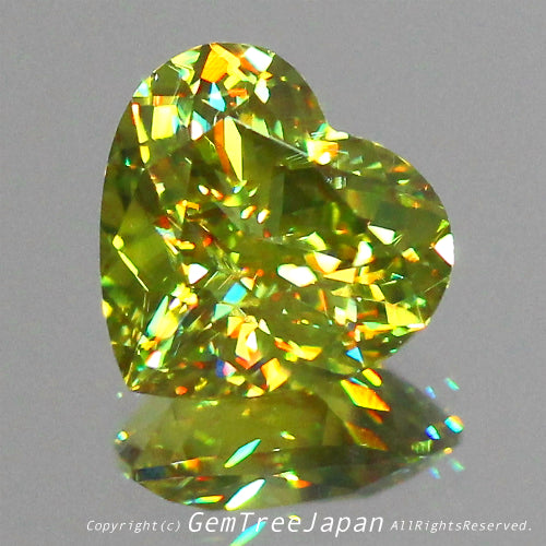 綺麗なハート1.33ct💚ハイレベルな万華鏡スフェーン✨✨✨この完成度の高さ「ヤバい」です❗️ピアっちゃんの凄腕さを感じます👍