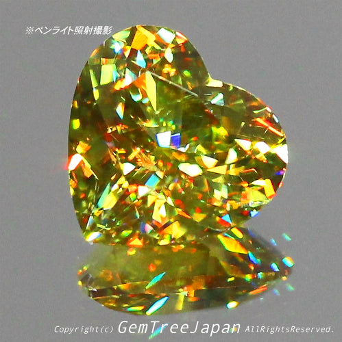 綺麗なハート1.33ct💚ハイレベルな万華鏡スフェーン✨✨✨この完成度の高さ「ヤバい」です❗️ピアっちゃんの凄腕さを感じます👍
