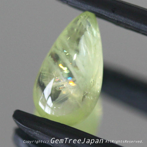“目”は出ないけど“虹”が出ます🌈キャッツアイではないクリソベリル1.40ct✨イイ感じの雰囲気をお楽しみください😉こちらはナント!オークションでご紹介です❗️本日「22時22分終了」となります⏰