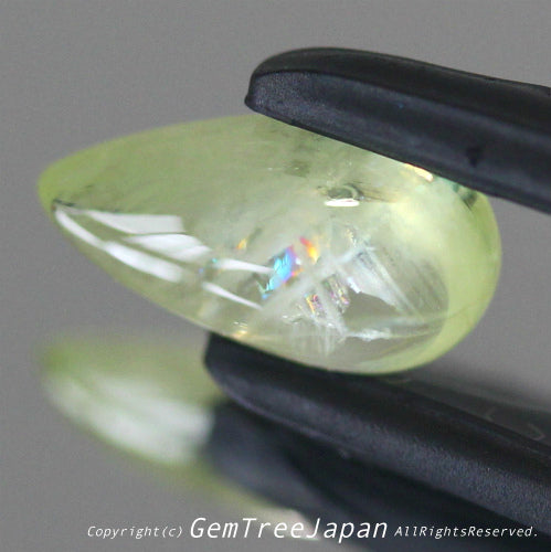 “目”は出ないけど“虹”が出ます🌈キャッツアイではないクリソベリル1.40ct✨イイ感じの雰囲気をお楽しみください😉こちらはナント!オークションでご紹介です❗️本日「22時22分終了」となります⏰