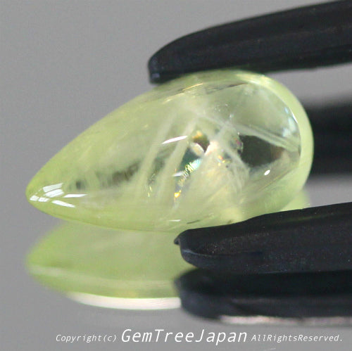 “目”は出ないけど“虹”が出ます🌈キャッツアイではないクリソベリル1.40ct✨イイ感じの雰囲気をお楽しみください😉こちらはナント!オークションでご紹介です❗️本日「22時22分終了」となります⏰