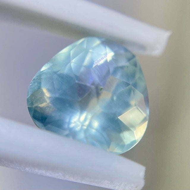 ついにチハルームにもキューブが登場❗️リンゴ型プレナイト1.736ct✨ゲオちゃん作品🎁お昼のチハルームでご紹介💖