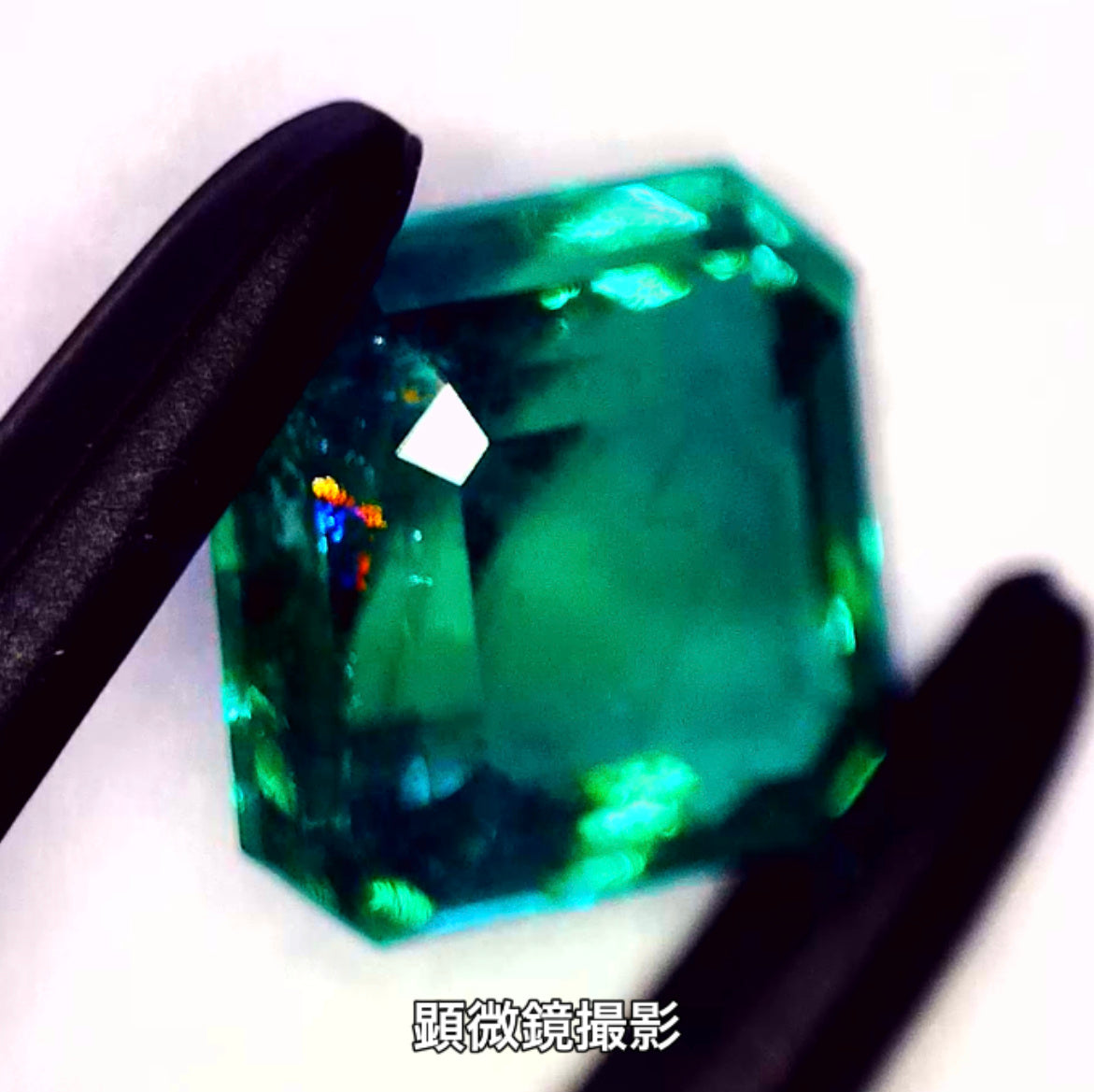 アディダス新作❗️原石から仕上げたノンオイルエメラルド💎