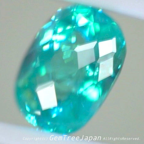 レイちゃんの例のカット(面縁取り)✨素晴らしいネオンを放つアパタイト1.826ct💎
