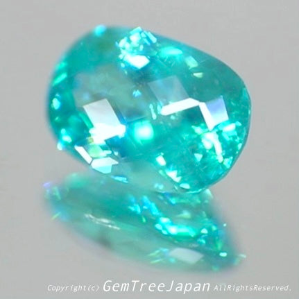 レイちゃんの例のカット(面縁取り)✨素晴らしいネオンを放つアパタイト1.826ct💎