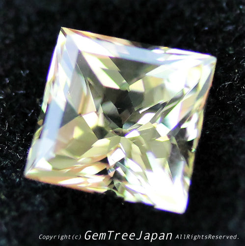 師匠作品“クラウン五段カット”ラブラドライト1.90ct💎