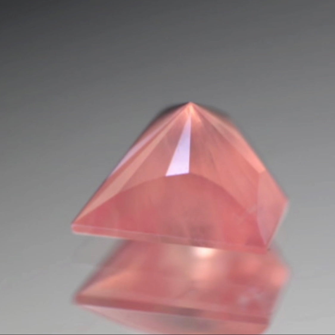 また新たな宝石形 が完成💎“日本が誇る北海道の宝”ロードクロサイト0.562ct✨ゲオちゃん作品👍