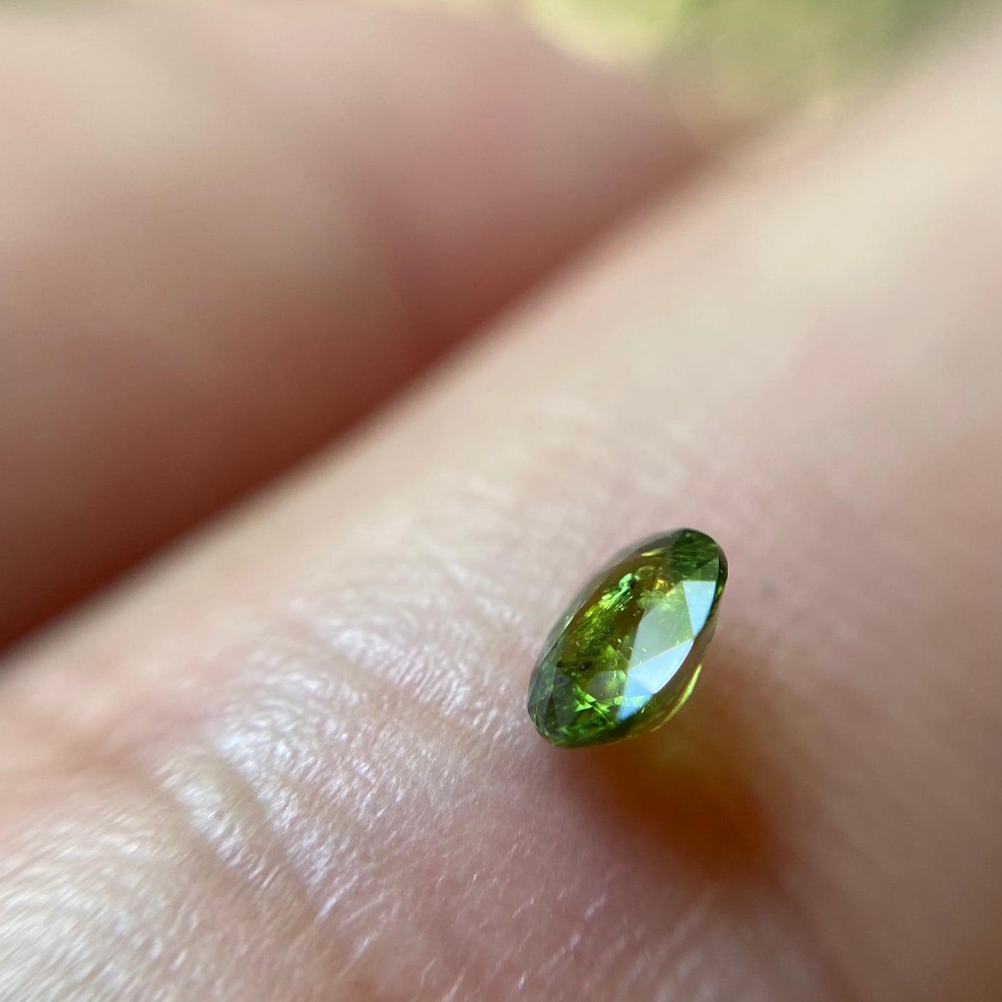 【“みどりの日”特別オークションその3】💖虹入🌈アイドクレース(ベスビアナイト)0.32ct☀️💎レイちゃん作品✨【5/1YouTubeライブご紹介作品】