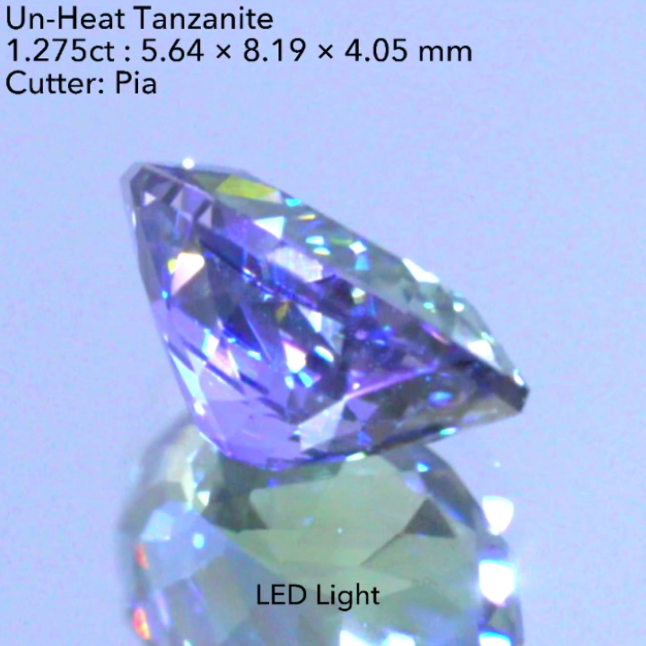 深みのある美色が煌めくパーフェクトカット👍非加熱ゾイサイト(タンザナイト)1.275ct💎ピアッちゃん作品✨