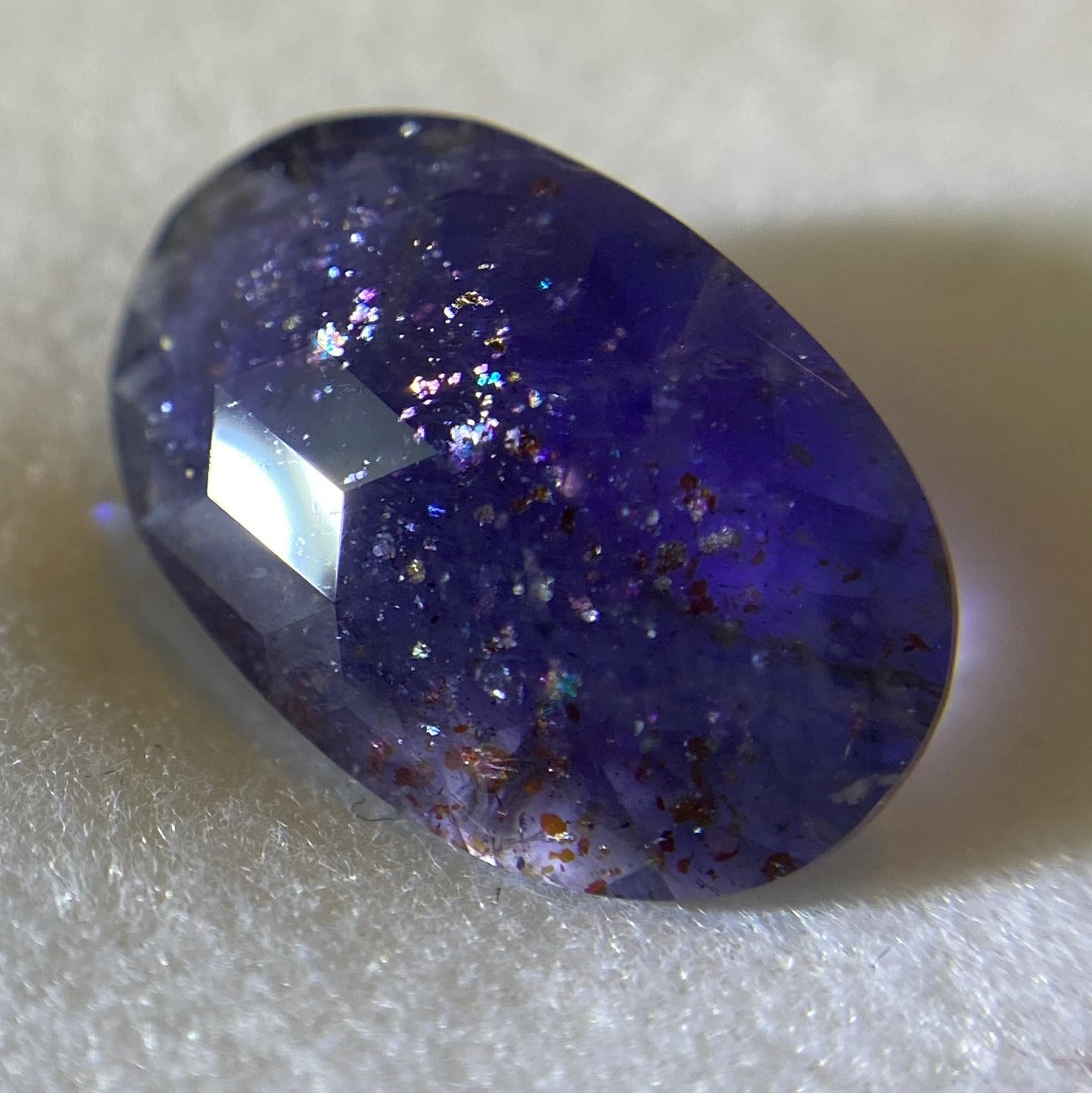 【SOLD OUT】キューブスターが施されたブラッドショットアイオライト2.397ct✨ゲオちゃん作品